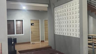 Penawaran Eksklusif, rumah Prestisius di Lima Puluh, Pekanbaru, LB 216m²
