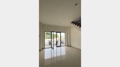 Dijual Ruko Luas Siap Pakai Menghadap Jalan Besar
