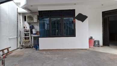 Rumah Sederhana Disewakan di Puri Indah, Jakarta Barat, Harga Ekonomis