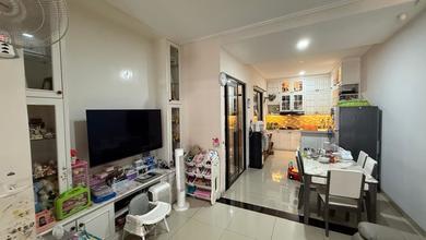 Penawaran Eksklusif, rumah Prestisius di Green Lake City, Jakarta Barat, LB 180m²