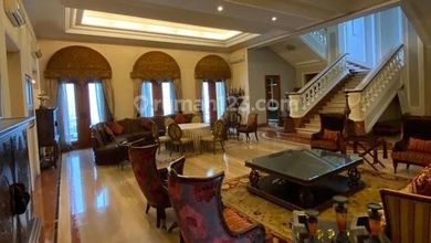 Jual Rumah Siap Huni di Mega Kuningan, Jakarta Selatan, Luas 1050 m2