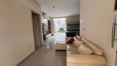 Rumah Sewa Murah Lokasi Green Lake City, Jakarta Barat, LB 224m²