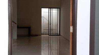 Rumah Sewa Nyaman Lokasi Green Lake City, Jakarta Barat, LB 132m²