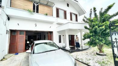 Rumah Mewah di Kawasan Pejaten, Jakarta Selatan, LB 750m², Harga 15,5 Miliar