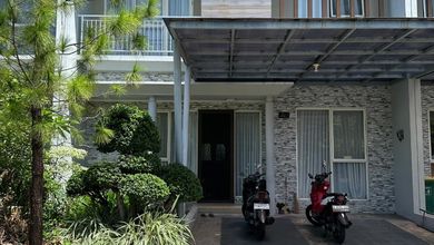 Rumah Elegan di Cakung, Jakarta Timur, 5 Kamar Tidur, LT 112m²