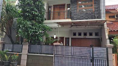 Penawaran Eksklusif, rumah Mewah di Pulo Asem, Jakarta Timur, LB 200m²