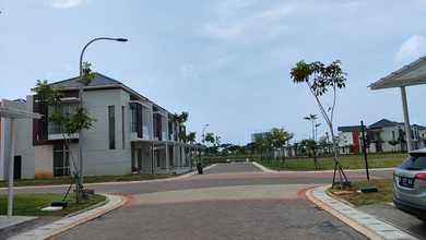 Penawaran Langka, rumah Prestisius di Pantai Indah Kapuk 2, Jakarta Utara, LB 120m²