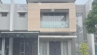 Rumah Megah Semi Furnished Lokasi Strategis Daerah Golf Island