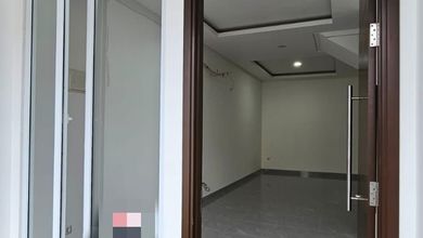 Hunian Prestisius di Kawasan Cengkareng, Jakarta Barat, LB 210m², Harga 3,2 Miliar