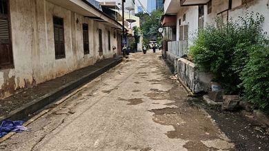 Jual Cepat Rumah Terjangkau di Karet, Jakarta Selatan - Luas Tanah 1573m²