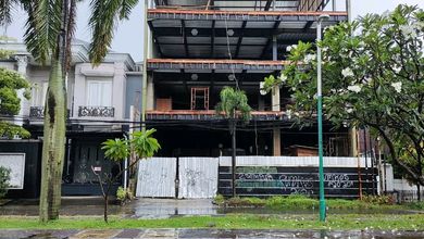 Dijual Rumah Baru 4,5 Lantai di Green Garden