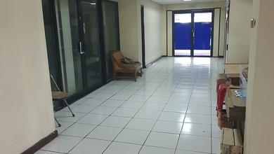 Perkantoran di Jalan Gunung Sahari Raya, Jakarta Pusat