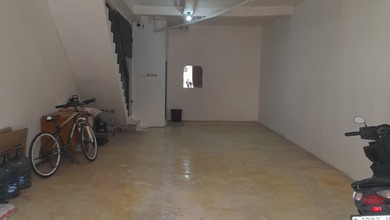 Ruko 3 Lantai Hadap Jalan Cocok Buat Usaha