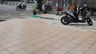 2 Ruko Gandeng 2 Lantai Pinggir Jalan Besar Samanhudi Jakarta Pusat