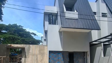 Kesempatan Langka, rumah Prestisius di Simprug, Jakarta Selatan, LB 506m²