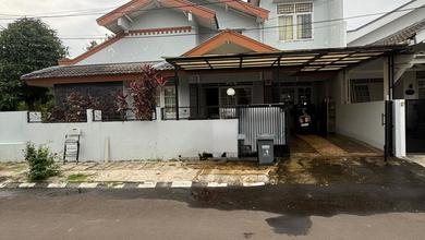 Penawaran Langka, rumah Prestisius di Sektor 9-Bintaro, Tangerang Selatan, LB 130m²