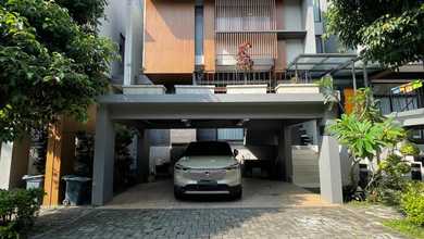 Hunian Mewah di Kawasan BSD Green Wich, Tangerang, LB 177m², Harga 5,5 Miliar