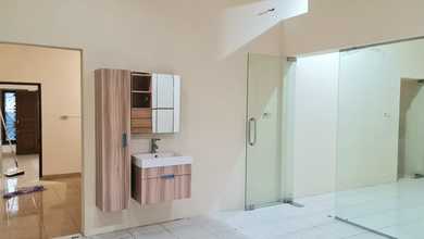 Ruko Gandeng 3 Lantai Jelambar Full Renov Siap Pakai