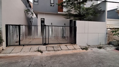 Kesempatan Rumah di Cilincing, Jakarta Utara, LB 120m², Harga 2,3 Miliar