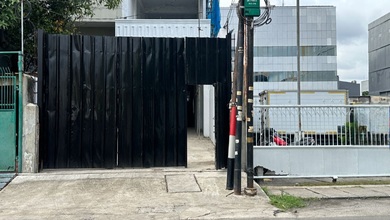 Rumah Elegan di Jembatan Lima, Jakarta Barat,  KT, LT 283m²