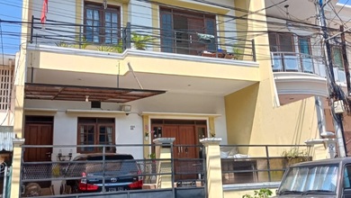 Hunian Mewah di Pulomas, Jakarta Timur, 5 Kamar Tidur, LT 160m²