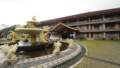 Dijual hotel bintang 3 Di Cisarua Bogor Full Furnish Harga Nego 