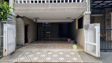 Kesempatan Rumah di Jelupang, Tangerang, LB 200m², Harga 2 Miliar