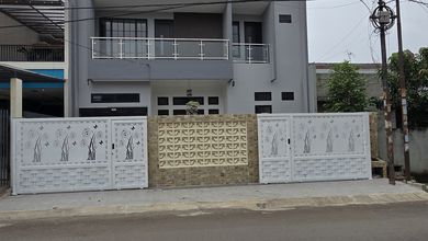 Rumah Area Premium BSD Griya Loka, Tangerang - Harga Terbaik 4,7 Miliar