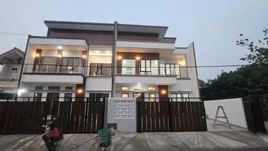 Kesempatan Langka, rumah Prestisius di BSD Nusaloka, Tangerang, LB 250m²