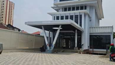 Dijual Cepat....Gedung Perkantoran Baru. 7 Lantai.....Ada2 Lift ....Bebas Gage..Di Otista Jaktim