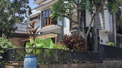 Rumah Mewah di Lebak Bulus, Jakarta Selatan, 4 Kamar Tidur, LT 242m²