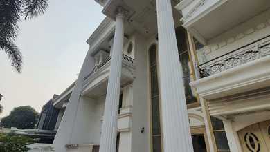 Rumah Elite di Kawasan Sunrise Garden, Jakarta Barat, LB 800m², Harga 16 Miliar