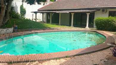 Rumah Elegan di Mampang Prapatan, Jakarta Selatan, 4 KT, LT 1071m²