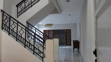 Kesempatan Langka, rumah Mewah di Taman Surya, Jakarta Barat, LB 144m²