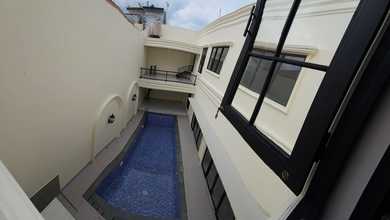 Rumah Mewah di Kawasan Kota Wisata, Bogor, LB 450m², Harga 6,8 Miliar