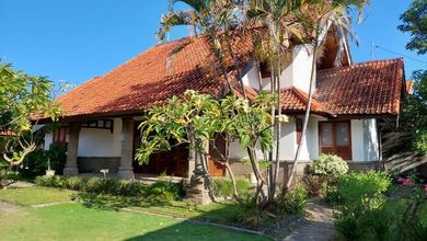 Rumah Elegan di Renon, Denpasar, 4 KT, LT 880m²