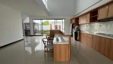 Villa Mewah Ubud Gianyar Bali, Lingkungan Tenang View Sawah