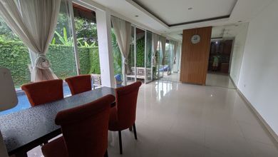 Villa 2 Lantai Semi Furnish di Kerobokan Dekat Internl School