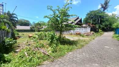 Jual Tanah Area Strategis, Luas 1350 m2