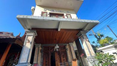 Kesempatan Rumah di Denpasar Barat, Denpasar, LB 220m², Harga 2,1 Miliar