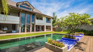 Villa Mewah Modern Dekat Pantai Keramas Ketewel Gianyar Bali