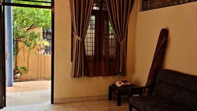 Promo Rumah di Jatinegara, Jakarta Timur, LB 145m², Harga 2 Miliar