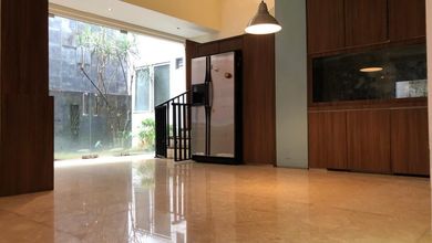 Hunian Elite di Kawasan Senopati, Jakarta Selatan, LB 378m², Harga 25 Miliar