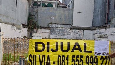 Tanah Luas 325 m2 Area Strategis Pantai Mutiara, Dijual Terjangkau