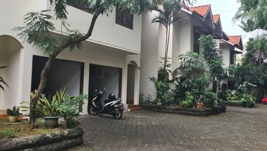 For Sale rumah Premium di Kemang, Jakarta Selatan - LT 2195m²