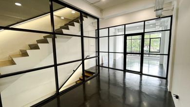 Ruko baru full renovasi di Sunter danau utara rooftop utk cafe