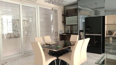 Disewakan Cepat Rumah Bagus dengan Lahan Luas 120 m2 di Kemayoran