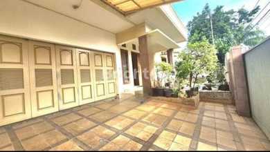 Rumah Elegan di Kebayoran Lama, Jakarta Selatan, 4 KT, LT 315m²