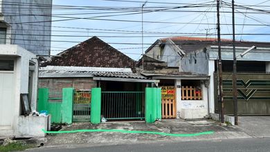 Rumah Dijual di Surabaya Kota, Surabaya, LB 100m², Harga Terbaik!