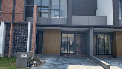 Rumah Modern di Suvarna Sutera, Tangerang, Luas 167 m2